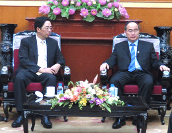 VFF President receives Chinese ambassador to Vietnam - ảnh 1